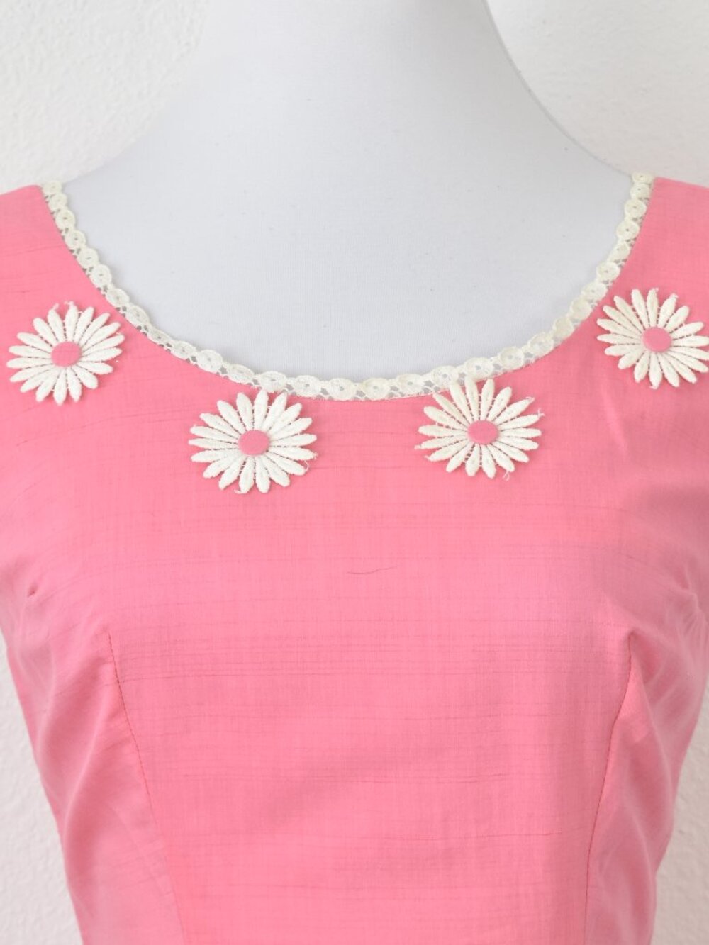 Vintage 60s Daisy Floral Applique Shift Dress Pink - 4 - Picture 3 of 12